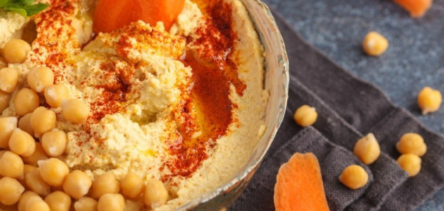 Carrots with chickpeas and tahini الجزر مع الحمص الحب والطحينية