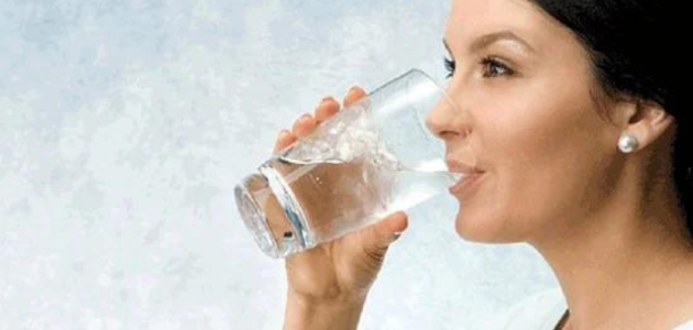 كيفية الاستفادة من فوائد شرب الماء للبشرة
